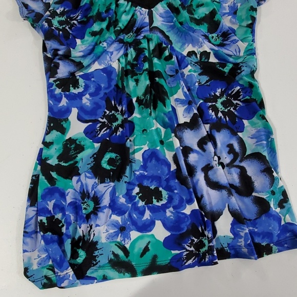 Maurices L Blue Floral vneck soft polyester - Picture 4 of 5